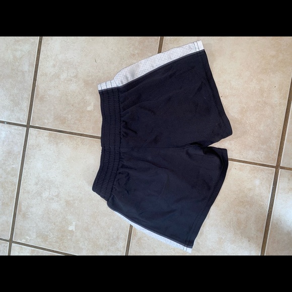 ✨3/$25✨Reebok shorts - Picture 2 of 5